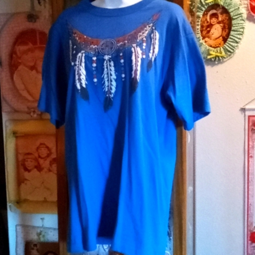 NWOT,Indian Style, Tshirt with Feathers & Silver Sparkle💙🦋💙